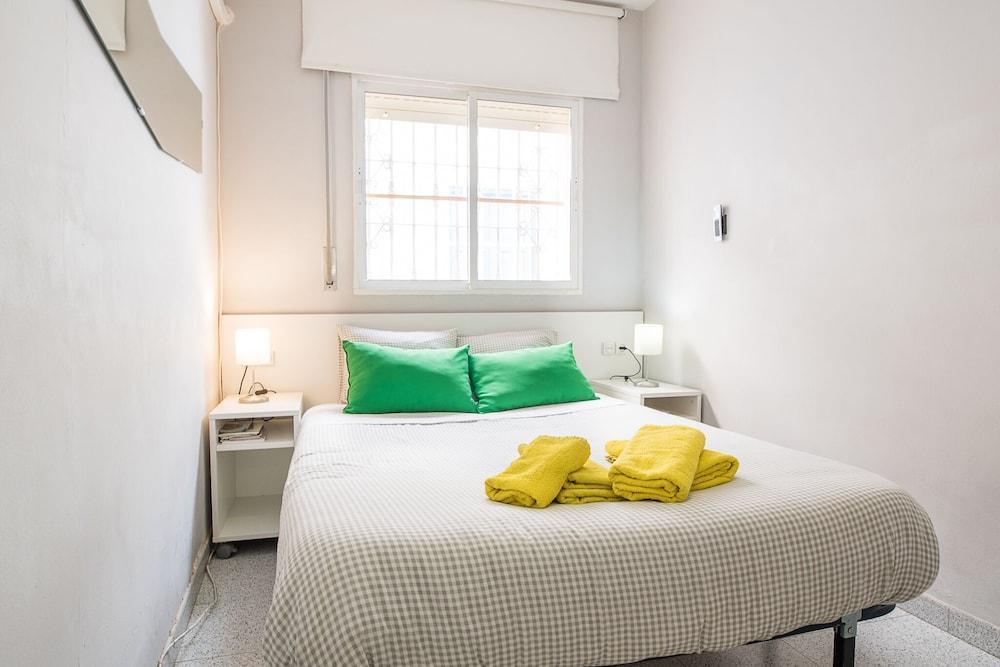 Malagaonbeach 1 - Two Bedrooms - Up To 3 People - 10 Meters Beach Esterno foto